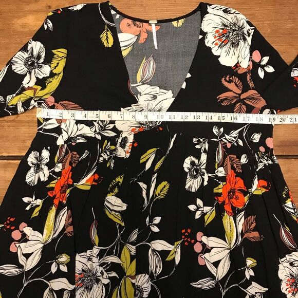 Free People Bella Black Red Green Floral Tunic Long Bell Sleeves Small - Picture 9 of 13